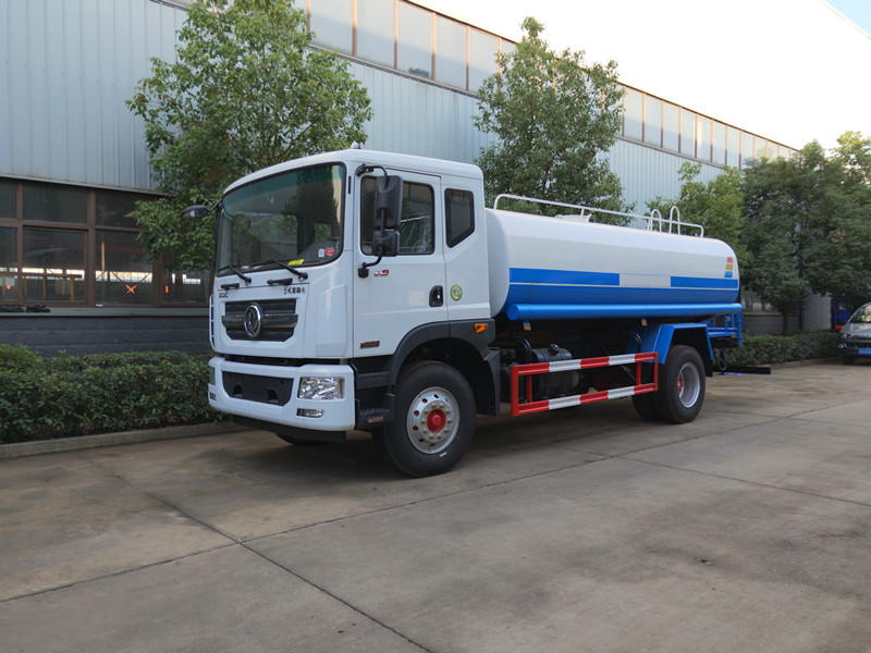 15����ˮ܇�r�񣬖|�L15����ˮ܇�N�����ģ�����15����ˮ܇�S��ֱ�N