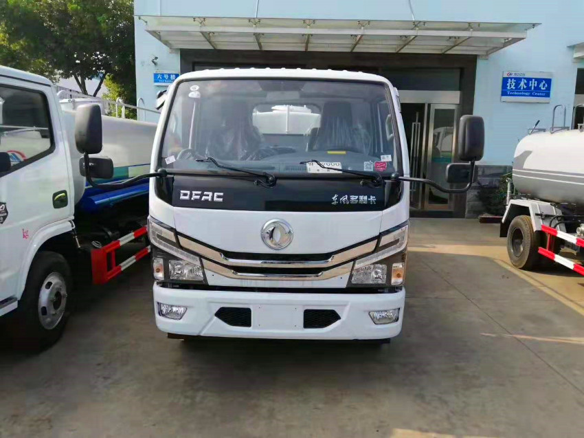 東風(fēng)多利卡灑水車(chē)-國(guó)六5噸灑水車(chē)-5方灑水車(chē)-湖北程力銷(xiāo)售總部 東風(fēng)多利卡灑水車(chē)-國(guó)六5噸灑水車(chē)-5方灑水車(chē)-湖北程力銷(xiāo)售總部