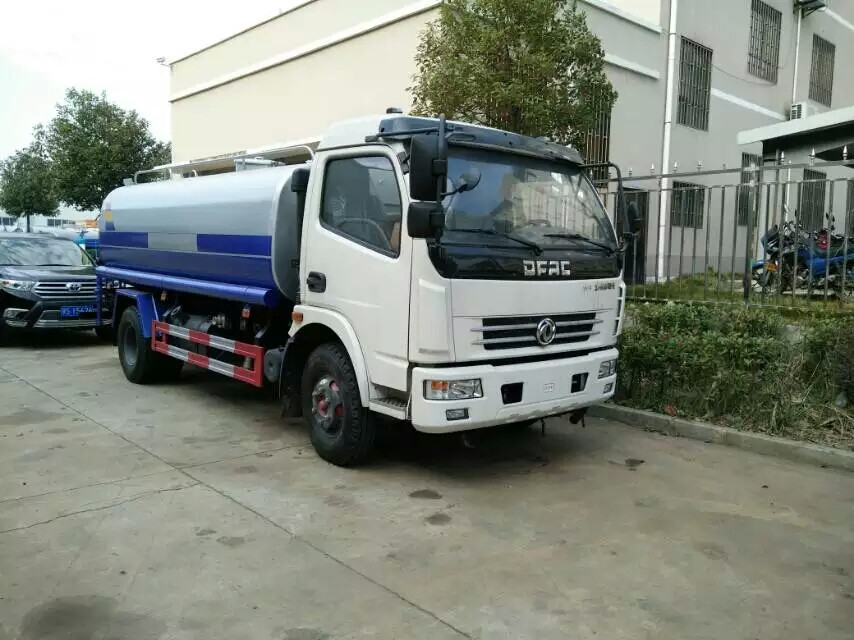 中型7-10噸綠化灑水車價格-湖北程力集團(tuán) 中型7-10噸綠化灑水車價格-湖北程力集團(tuán)