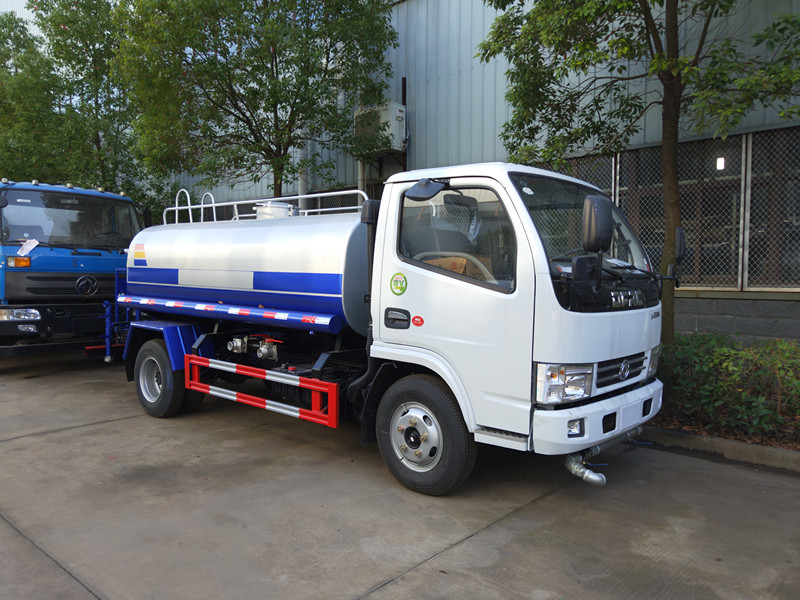 東風灑水車價錢多少錢-灑水車 -噴灑車廠家專賣-程力集團 東風灑水車價錢多少錢-灑水車 -噴灑車廠家專賣-程力集團