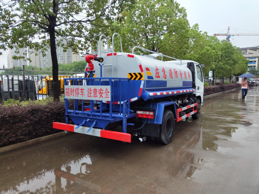 灑水車有上藍(lán)牌的嗎 -能拉多少噸水 灑水車有上藍(lán)牌的嗎 -能拉多少噸水