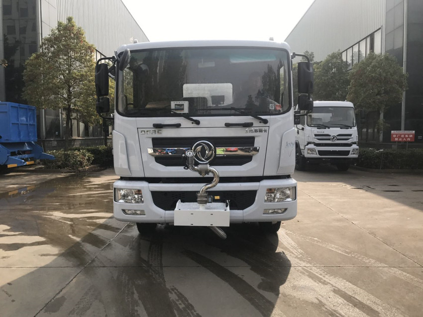 愛心環衛灑水車師傅- 使用救火刷爆朋友圈為灑水車師傅點贊 愛心環衛灑水車師傅- 使用救火刷爆朋友圈為灑水車師傅點贊