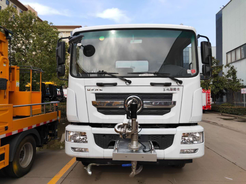 多功能灑水車(chē)與霧炮車(chē)有什么區(qū)別-灑水車(chē)有哪些用途-湖北程力 多功能灑水車(chē)與霧炮車(chē)有什么區(qū)別-灑水車(chē)有哪些用途-湖北程力