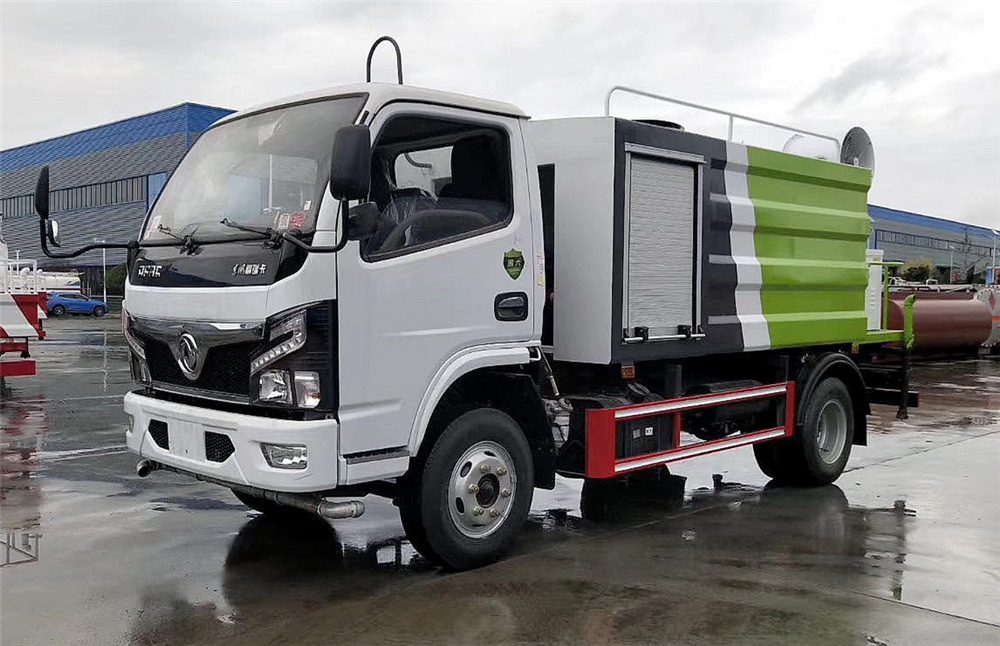 東風(fēng)小多利卡5方霧炮車(chē)-灑水車(chē)用于工廠灑水降塵 東風(fēng)小多利卡5方霧炮車(chē)-灑水車(chē)用于工廠灑水降塵