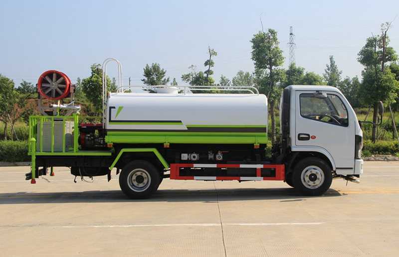 �|�LС������5����ˮ܇�����ױP���ã�  ���Ö|�LD6ϵ���¿��{�����3308mm�S�࣬���d����ȫ��115�R�����Ͱl�әC�򳯲�130�R�����Ͱl�әC���f��P5�n׃������3.5T�����7.00R16䓽z̥��ABS������늄Ӵ����п��i���b��耳ס����g��܇�����Ԅ����i������x��˲�r�ͺ����Ƽ���ʮ�����{�˸����m��GB7258��Ҏ��  �|�LС������������ˮ܇��  ����4mm���|̼䓰����ރ������p���˸��������Þ�ˮ܇����ˮ�ã��܌��F���M�ó����ܣ������bǰ�_�������ȇ�����ˮ܇ƽ�_����ˮ���ڣ����{��ֱ����������С�ꡢëë�����F��Ч���������ɸ���ˮ��������������ȼ������ӿ�����ˮ܇��ֱ����7������ˮ���ȴ���20������̴���28������ˮ܇�ɼ��bǰ�_�󞢚���y�{��ҿ������ɼ��b�F�ڙC�M�l늙C�M���F���m�b����